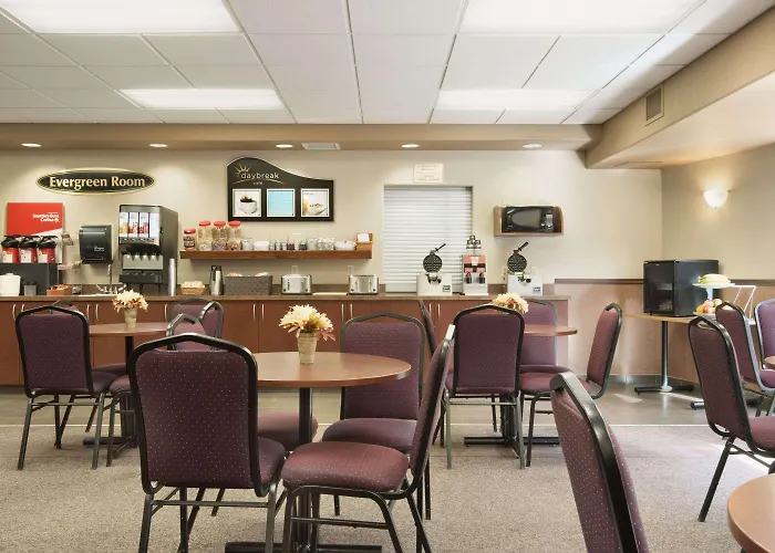 Days Inn By Wyndham Thunder Bay North