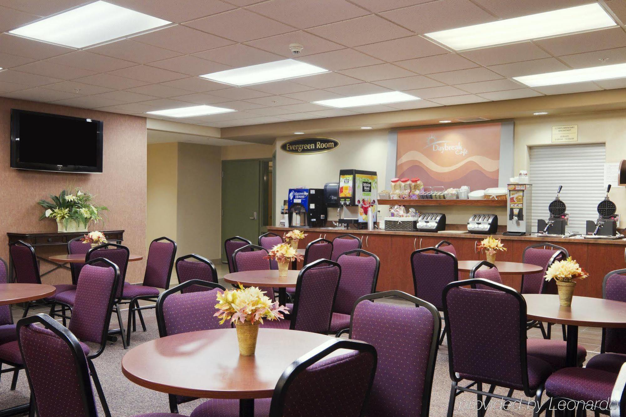Days By Wyndham North Hotel Thunder Bay